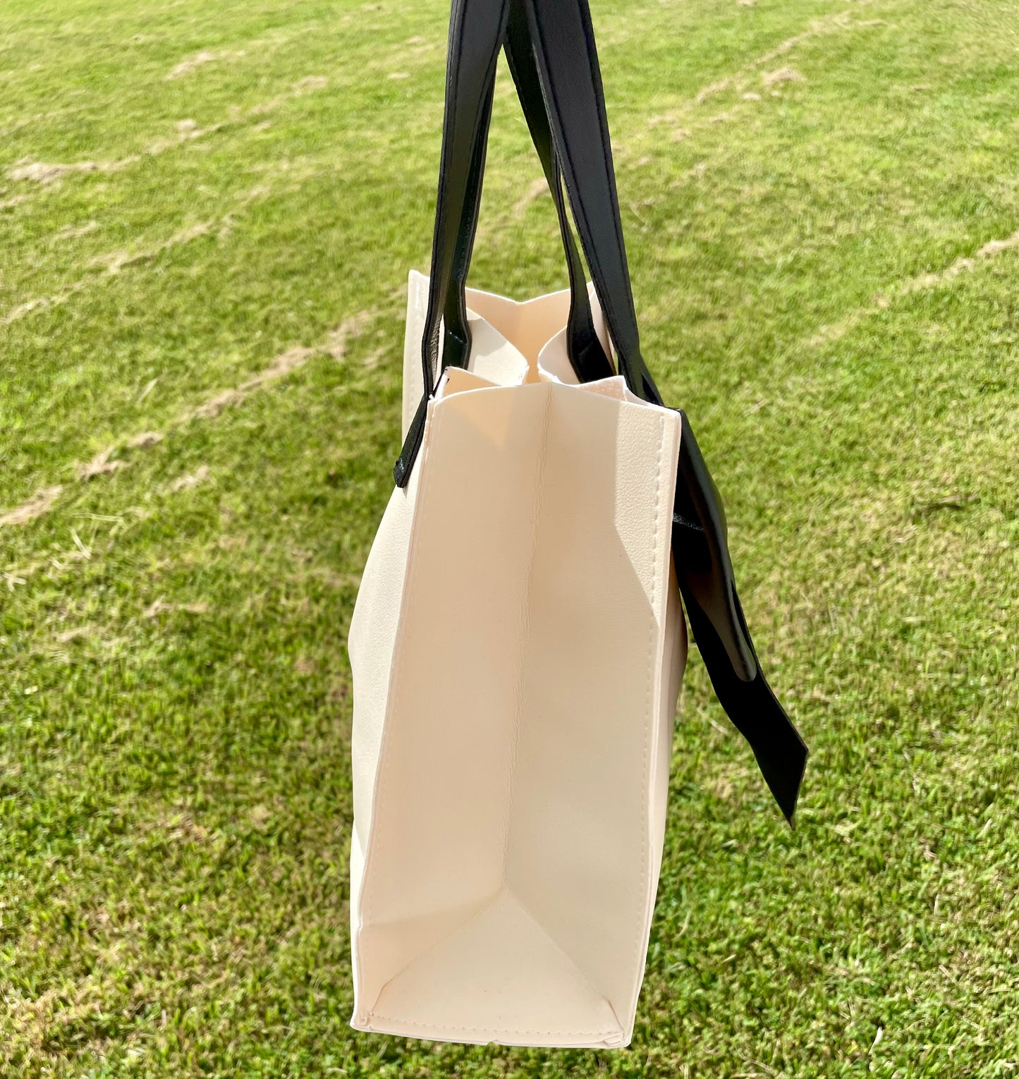Cartera con Lazo Vintage en Cuero Sintético con Hebilla Magnética