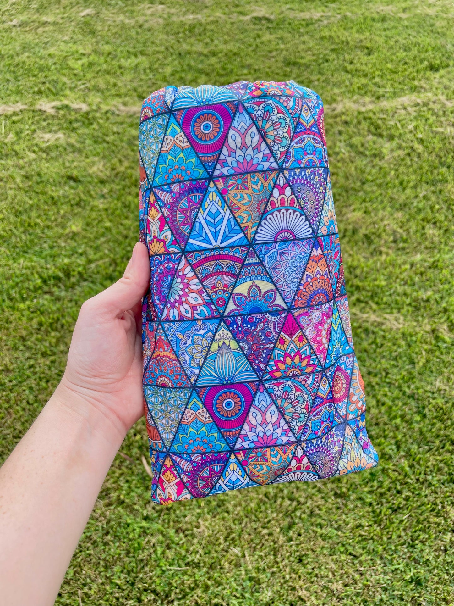 Waterproof Mandala Blanket, Lightweight and Easy to Carry