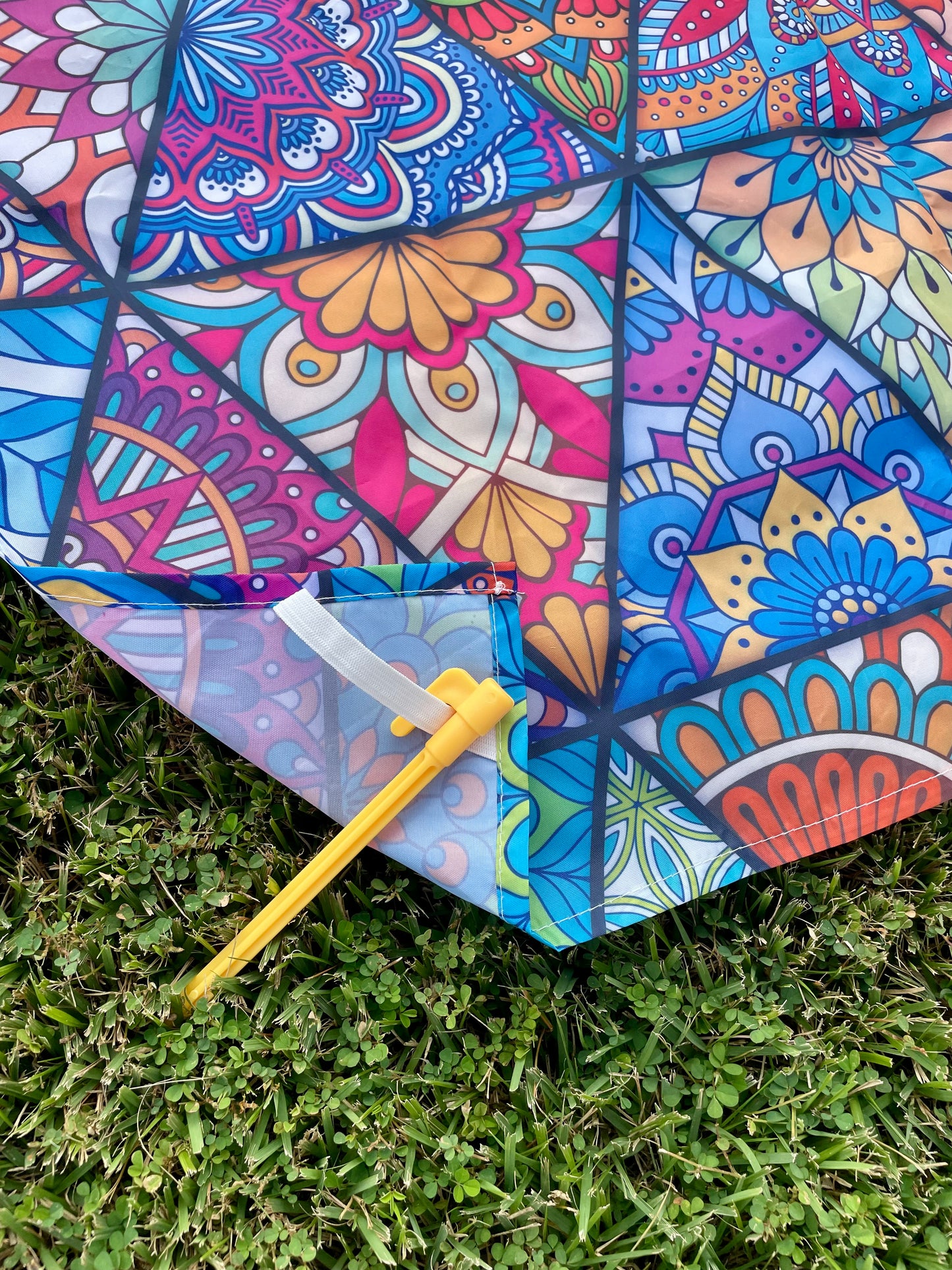 Waterproof Mandala Blanket, Lightweight and Easy to Carry