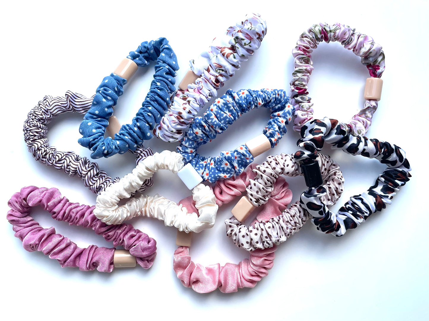 Scrunchies (Moños) en Satin Delgados