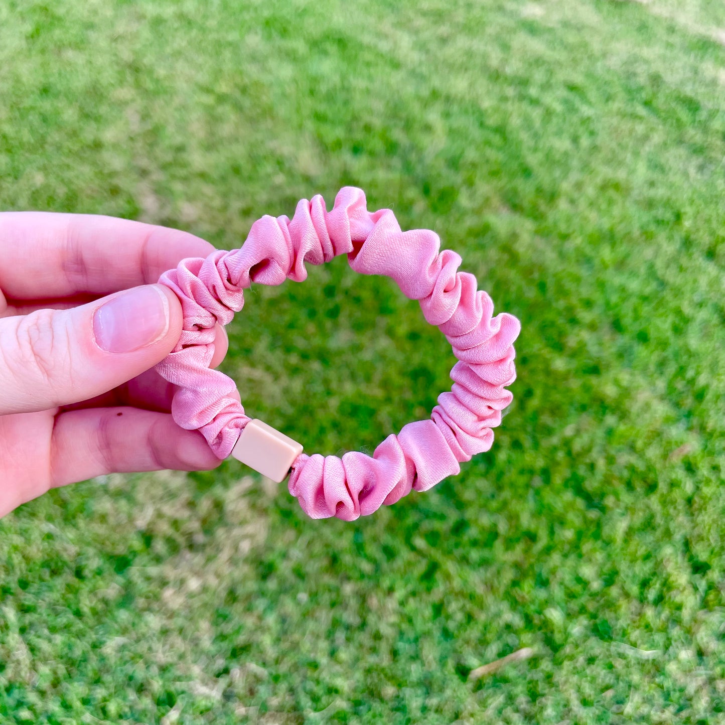Scrunchies (Moños) en Satin Delgados