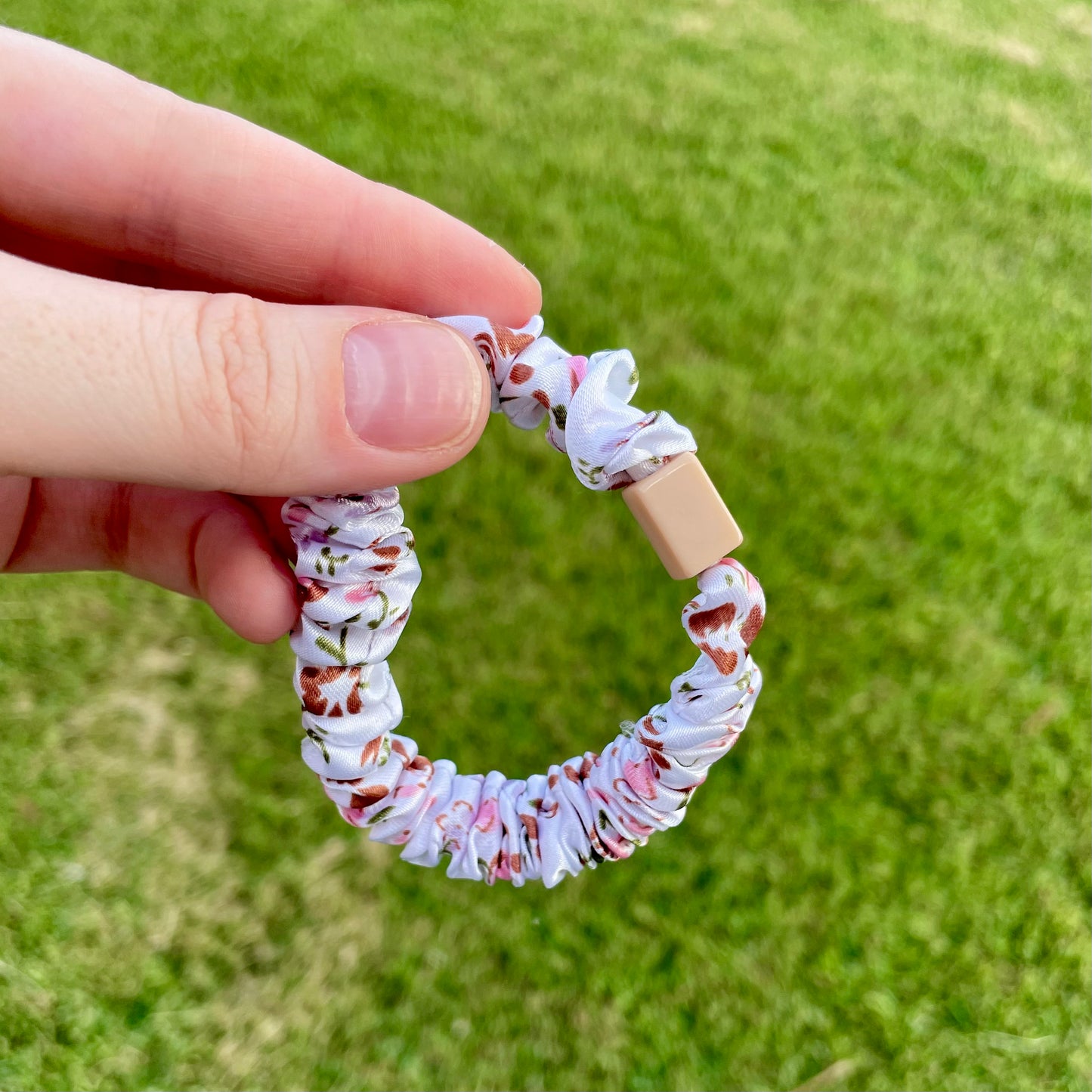 Scrunchies (Moños) en Satin Delgados
