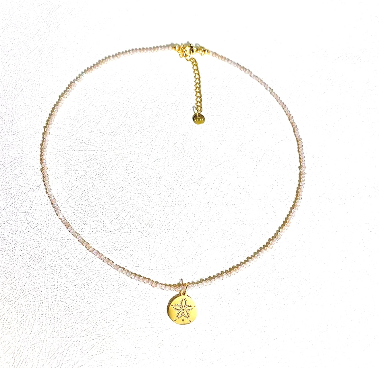 Collar con Diseño de Concha en Cuentas de Cristal