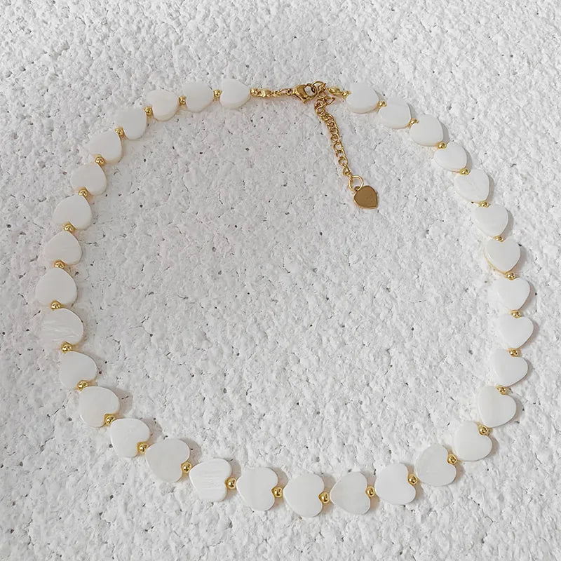 Collar de Corazones Blancos