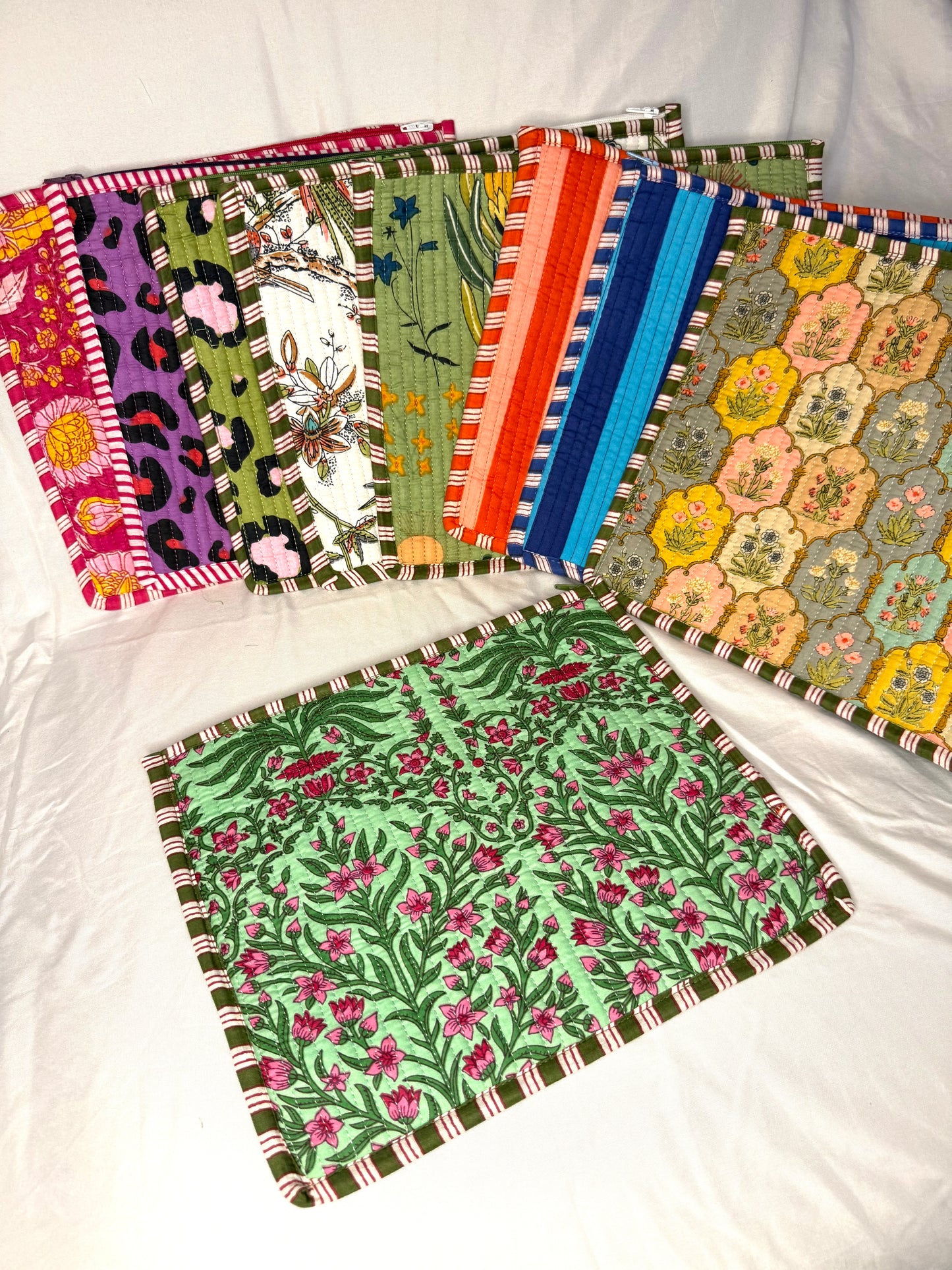 Cartuchera Protectora - iPads, libros o agendas (Variedad)