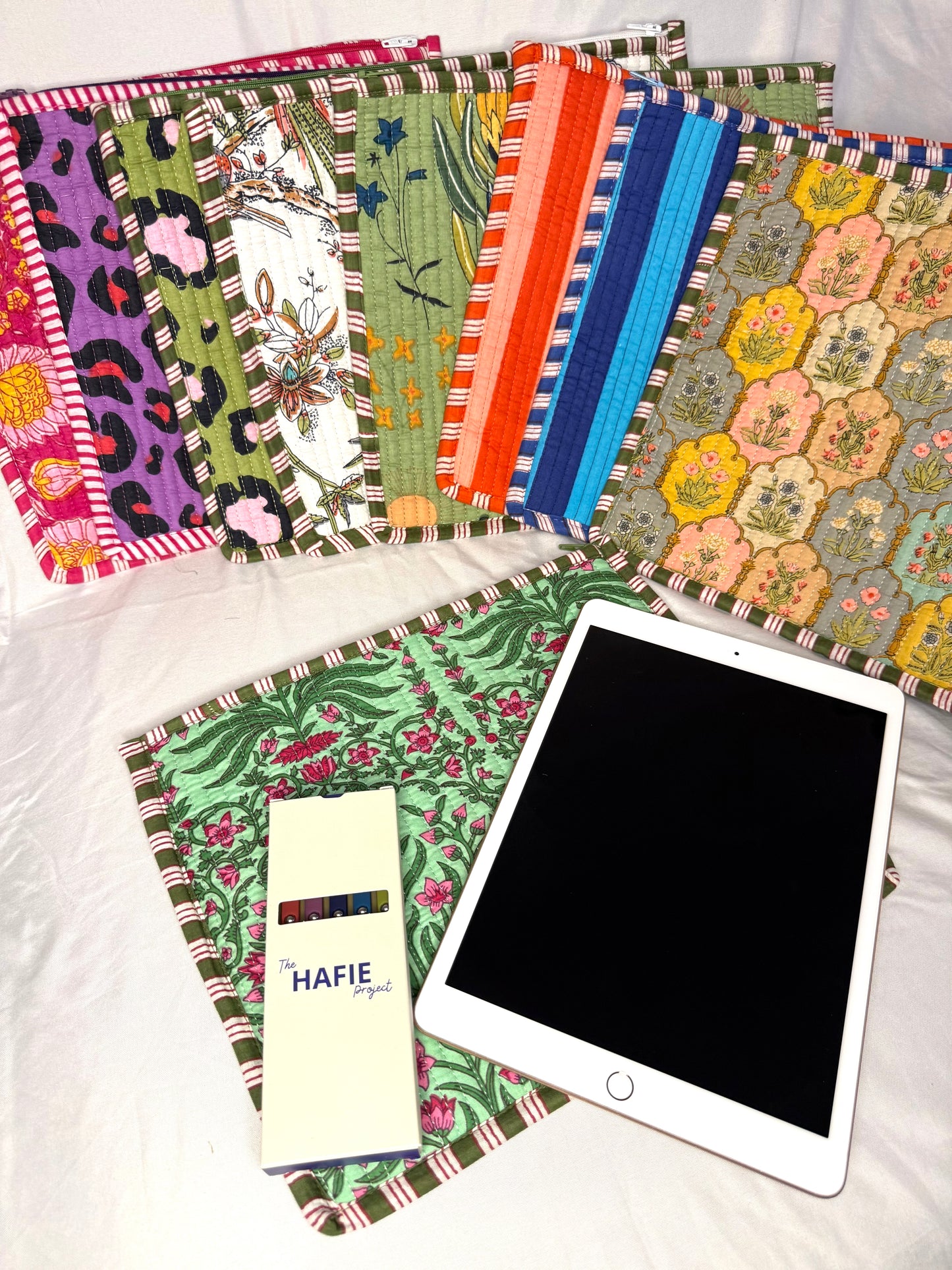 Cartuchera Protectora - iPads, libros o agendas (Variedad)