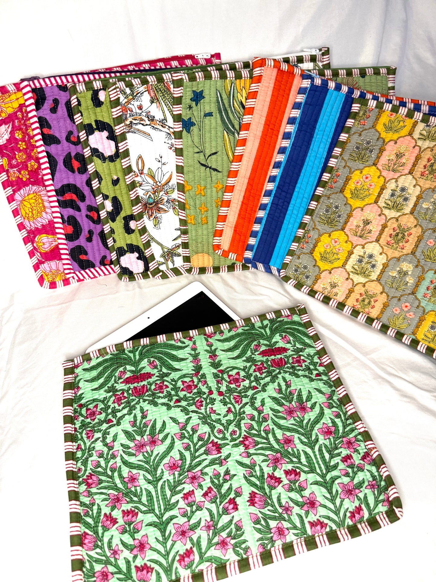 Cartuchera Protectora - iPads, libros o agendas (Variedad)
