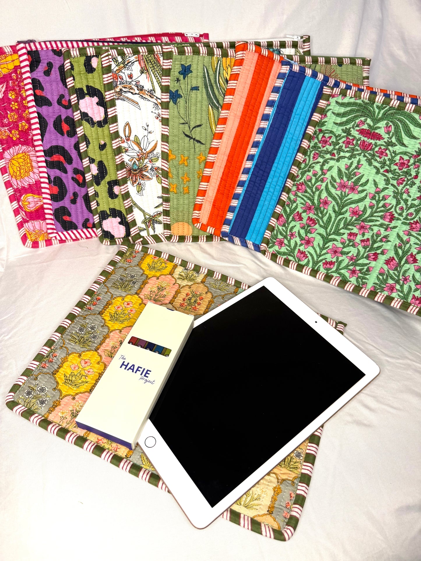 Cartuchera Protectora - iPads, libros o agendas (Variedad)