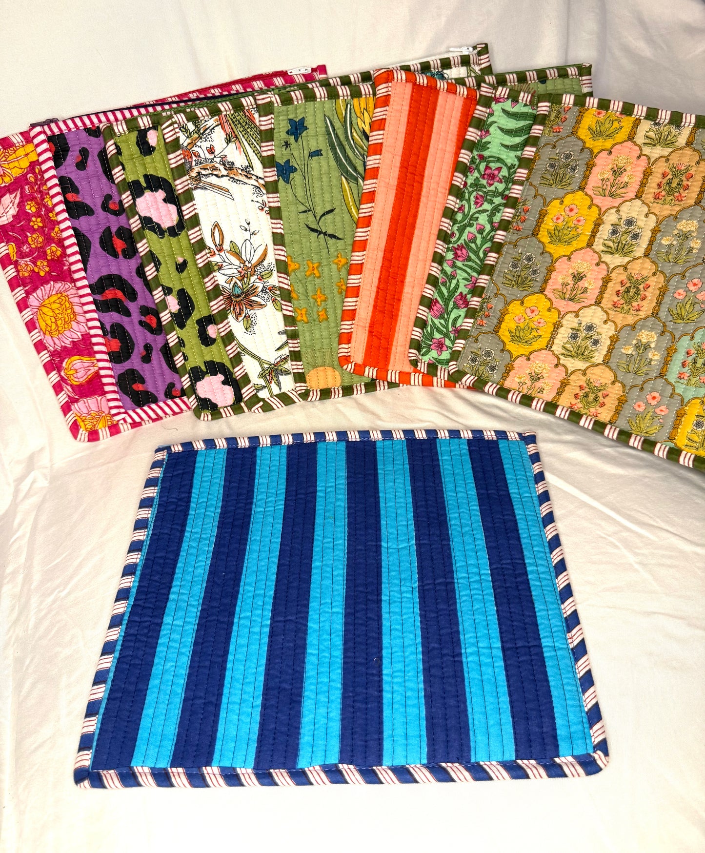 Cartuchera Protectora - iPads, libros o agendas (Variedad)