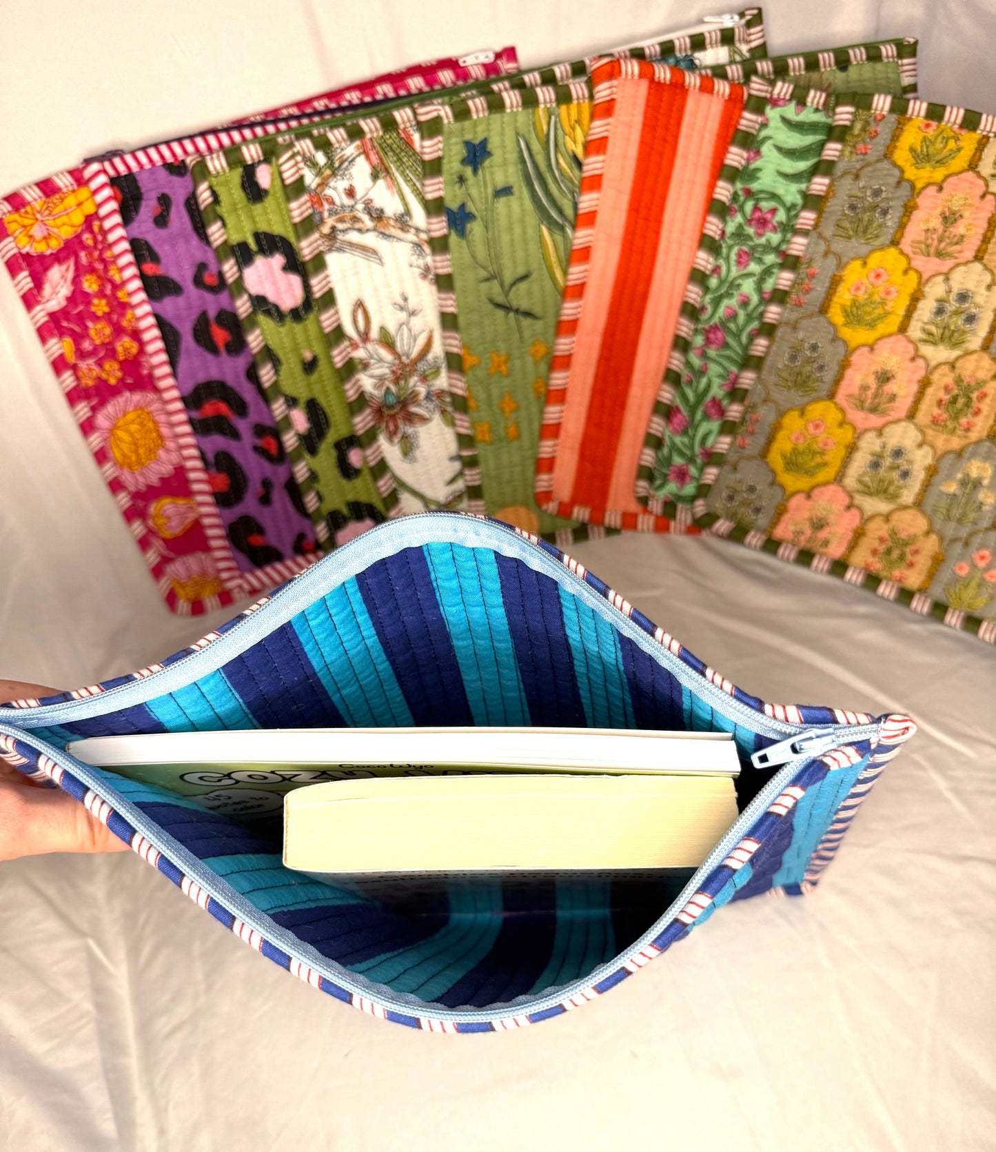 Cartuchera Protectora - iPads, libros o agendas (Variedad)