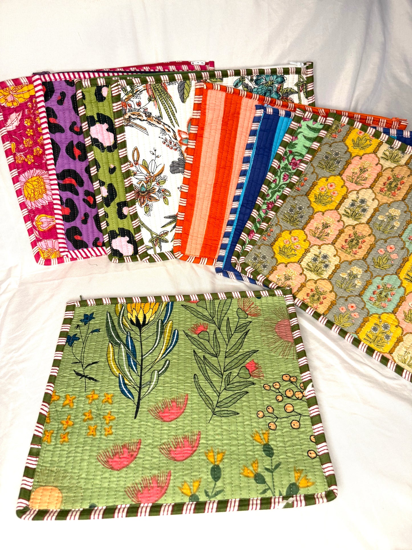 Cartuchera Protectora - iPads, libros o agendas (Variedad)