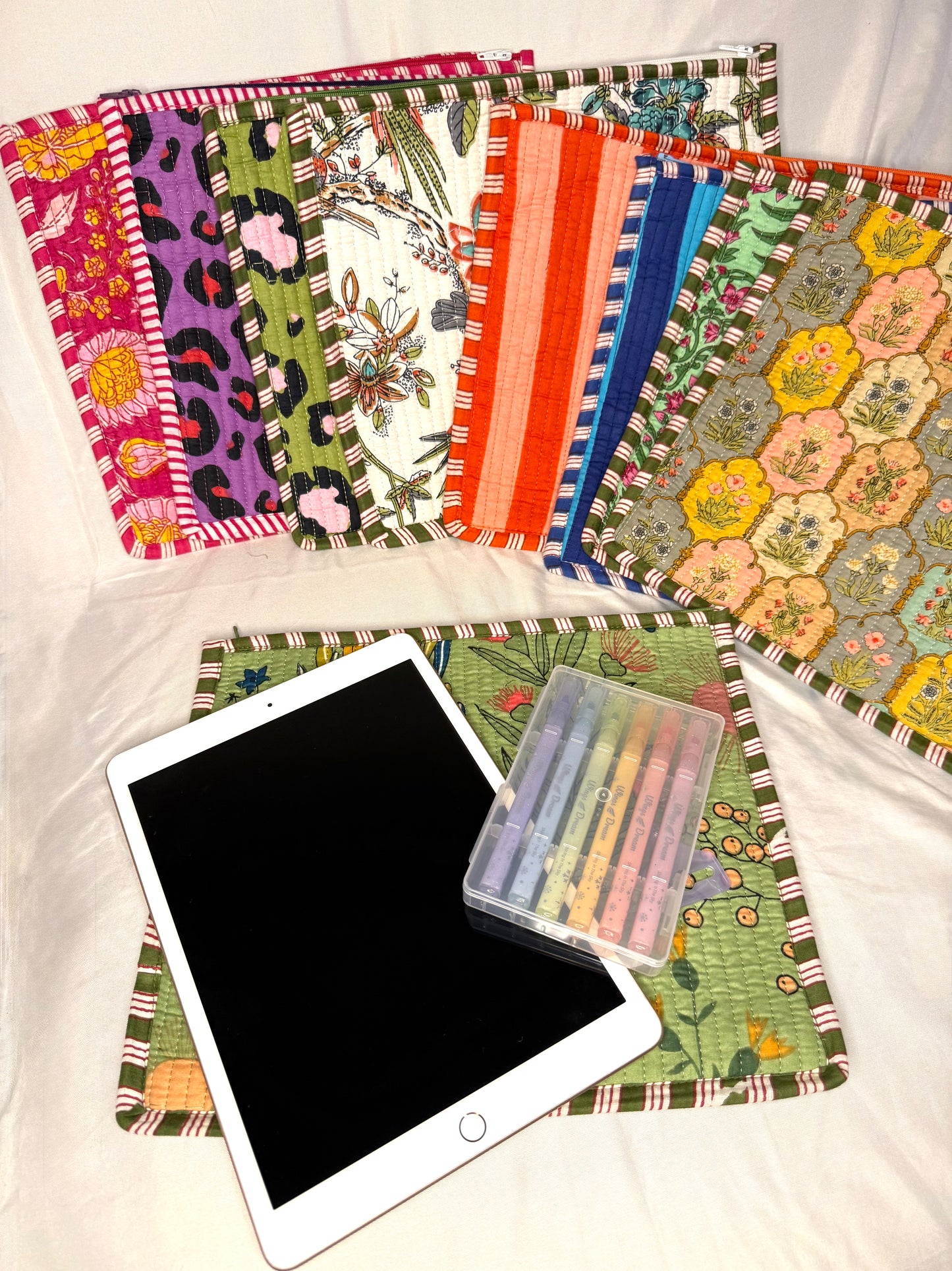 Cartuchera Protectora - iPads, libros o agendas (Variedad)