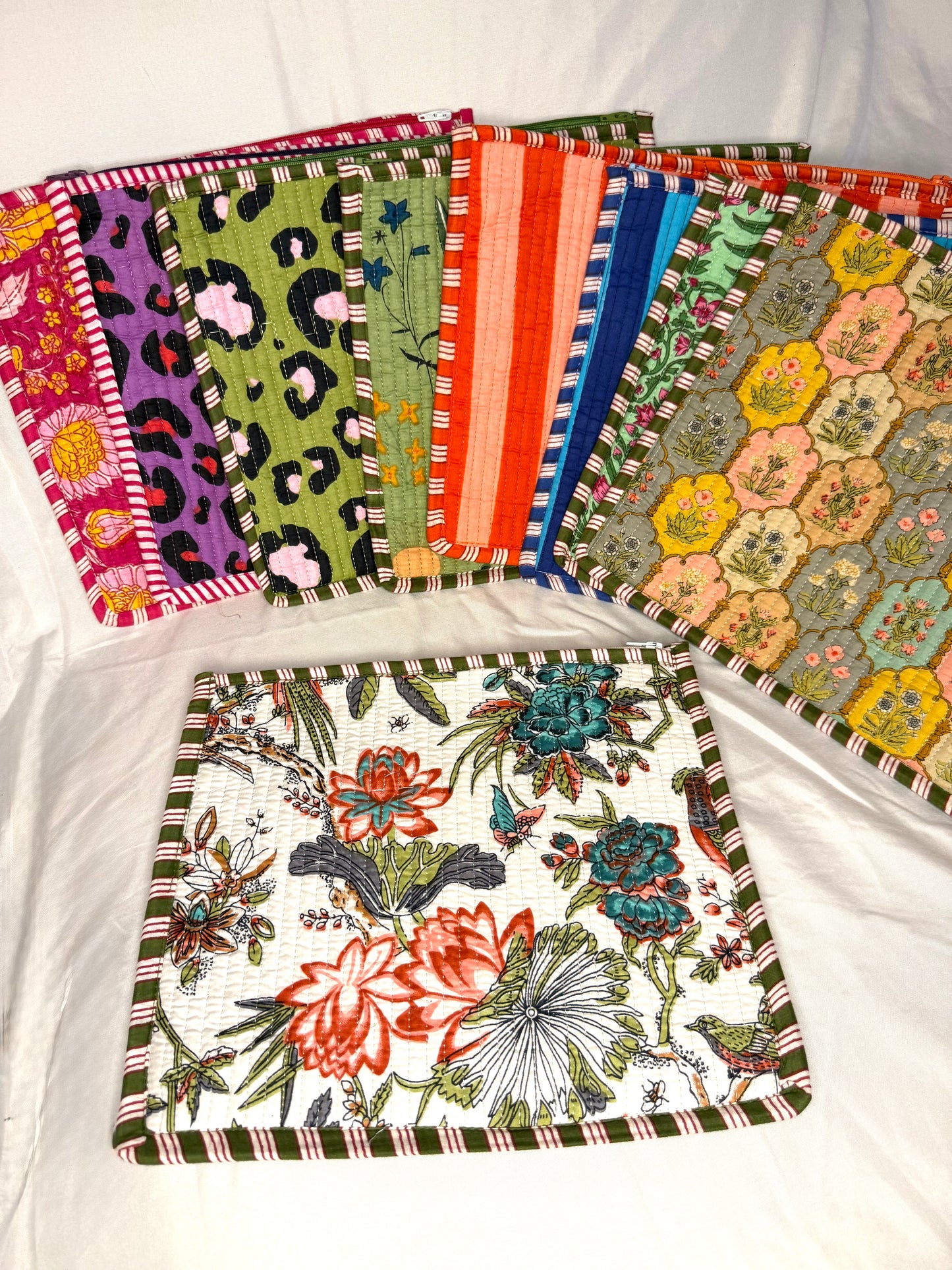Cartuchera Protectora - iPads, libros o agendas (Variedad)