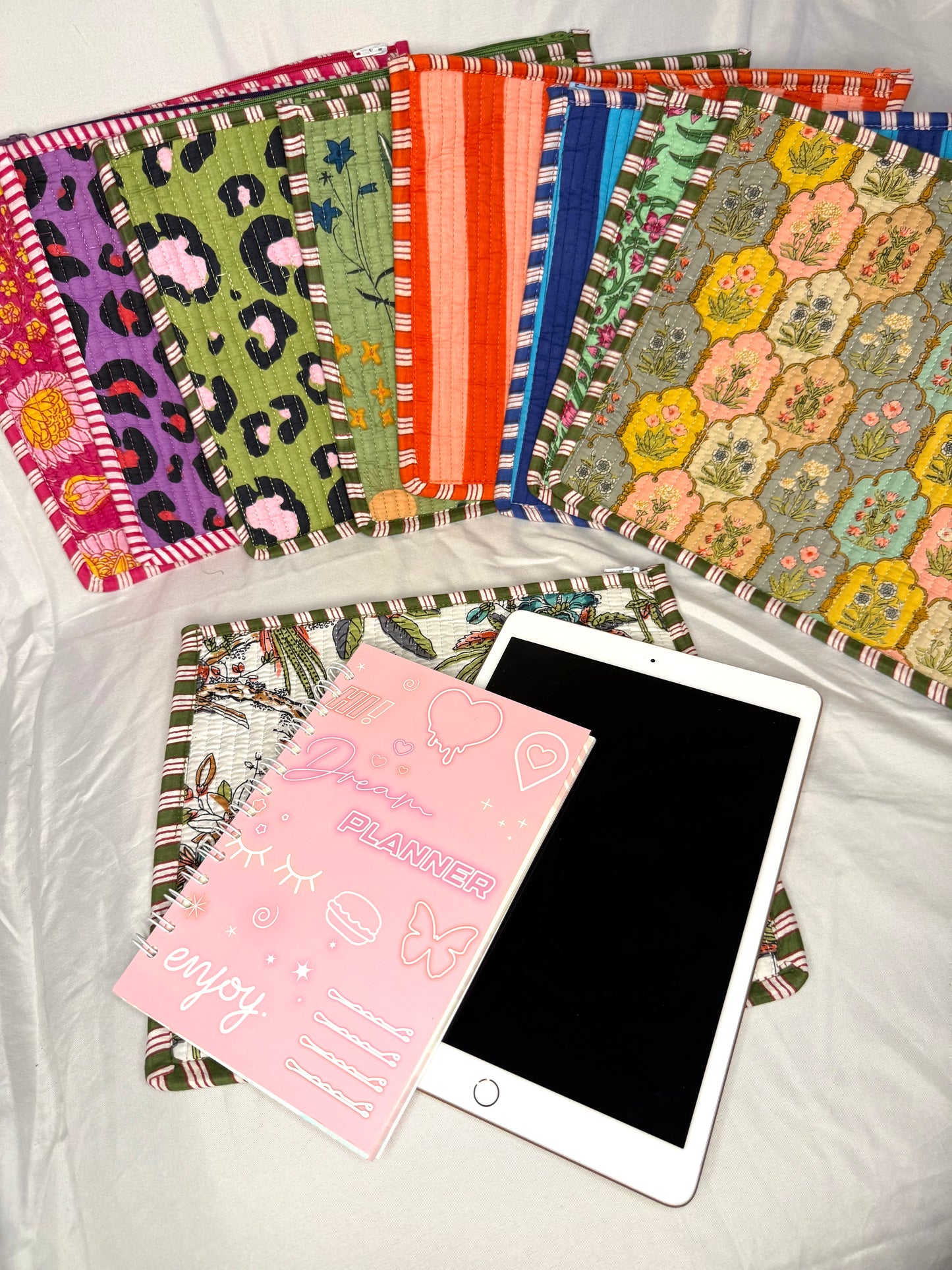 Cartuchera Protectora - iPads, libros o agendas (Variedad)