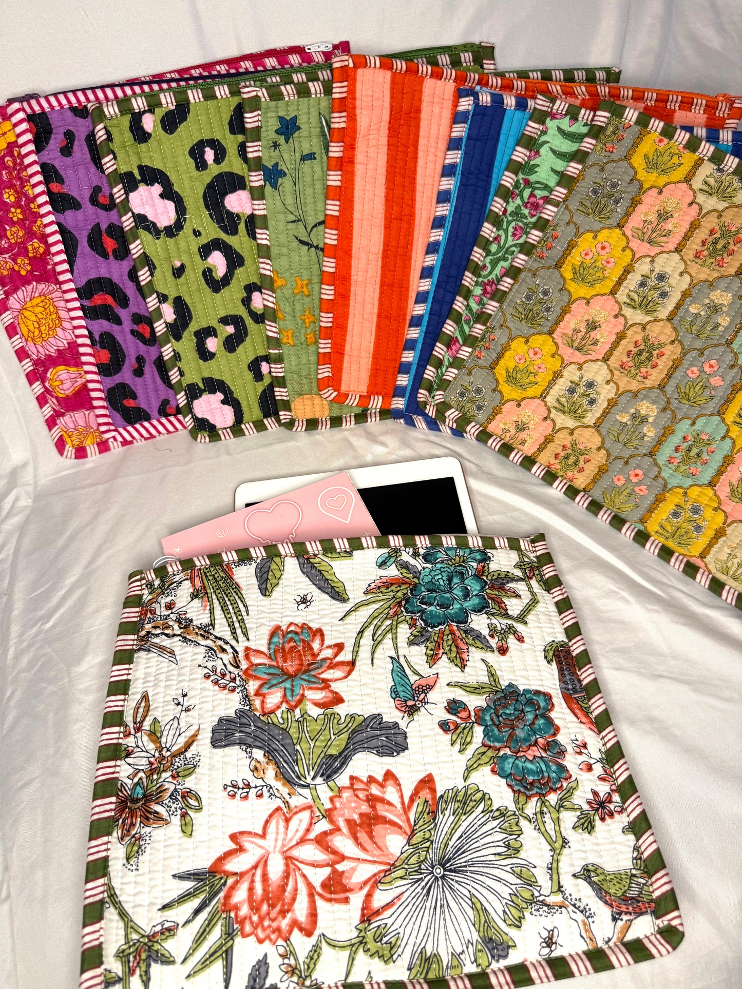 Cartuchera Protectora - iPads, libros o agendas (Variedad)