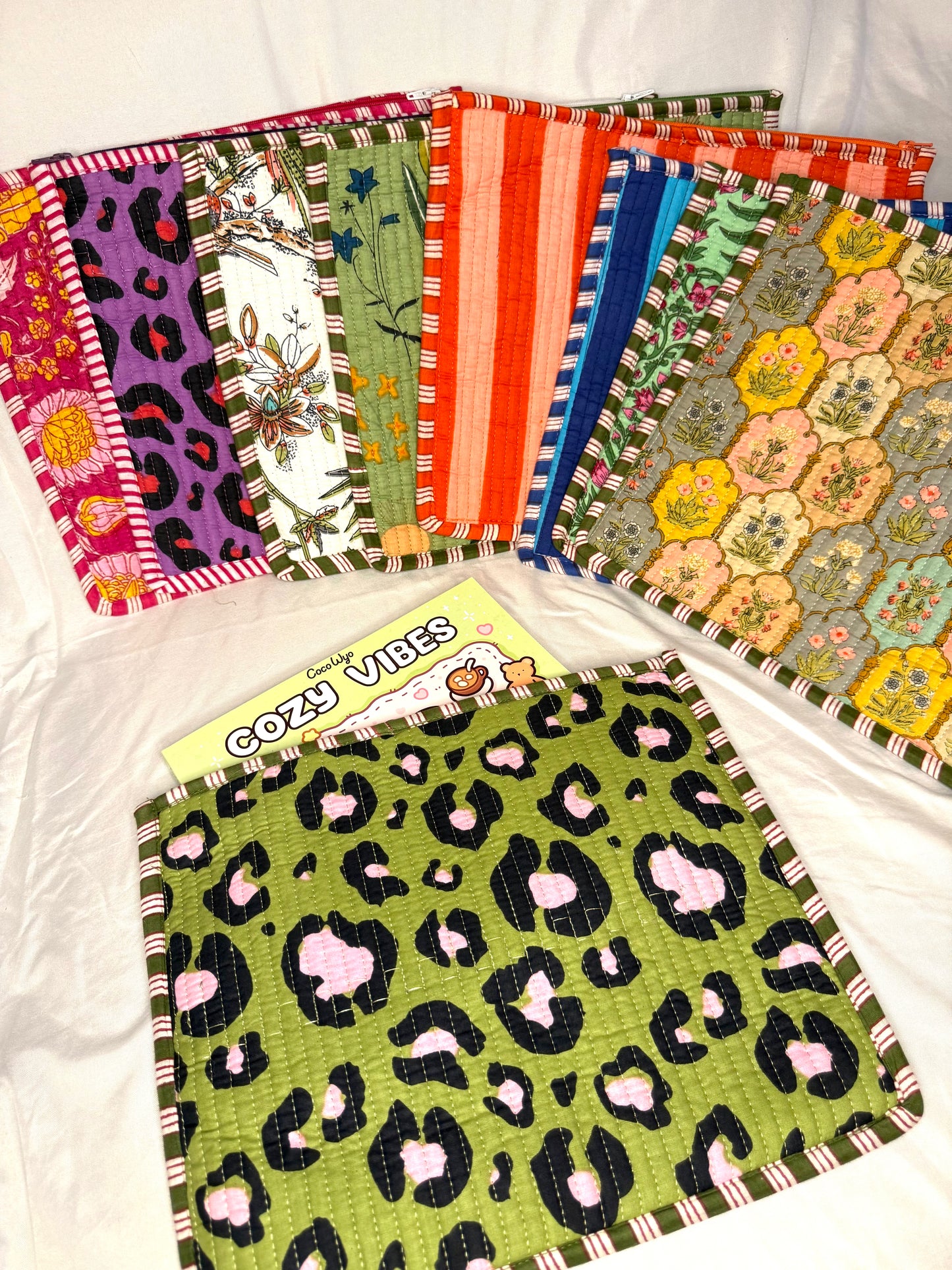 Cartuchera Protectora - iPads, libros o agendas (Variedad)