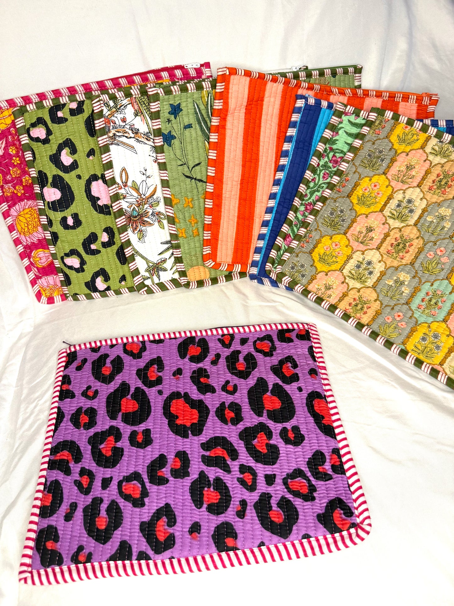 Cartuchera Protectora - iPads, libros o agendas (Variedad)