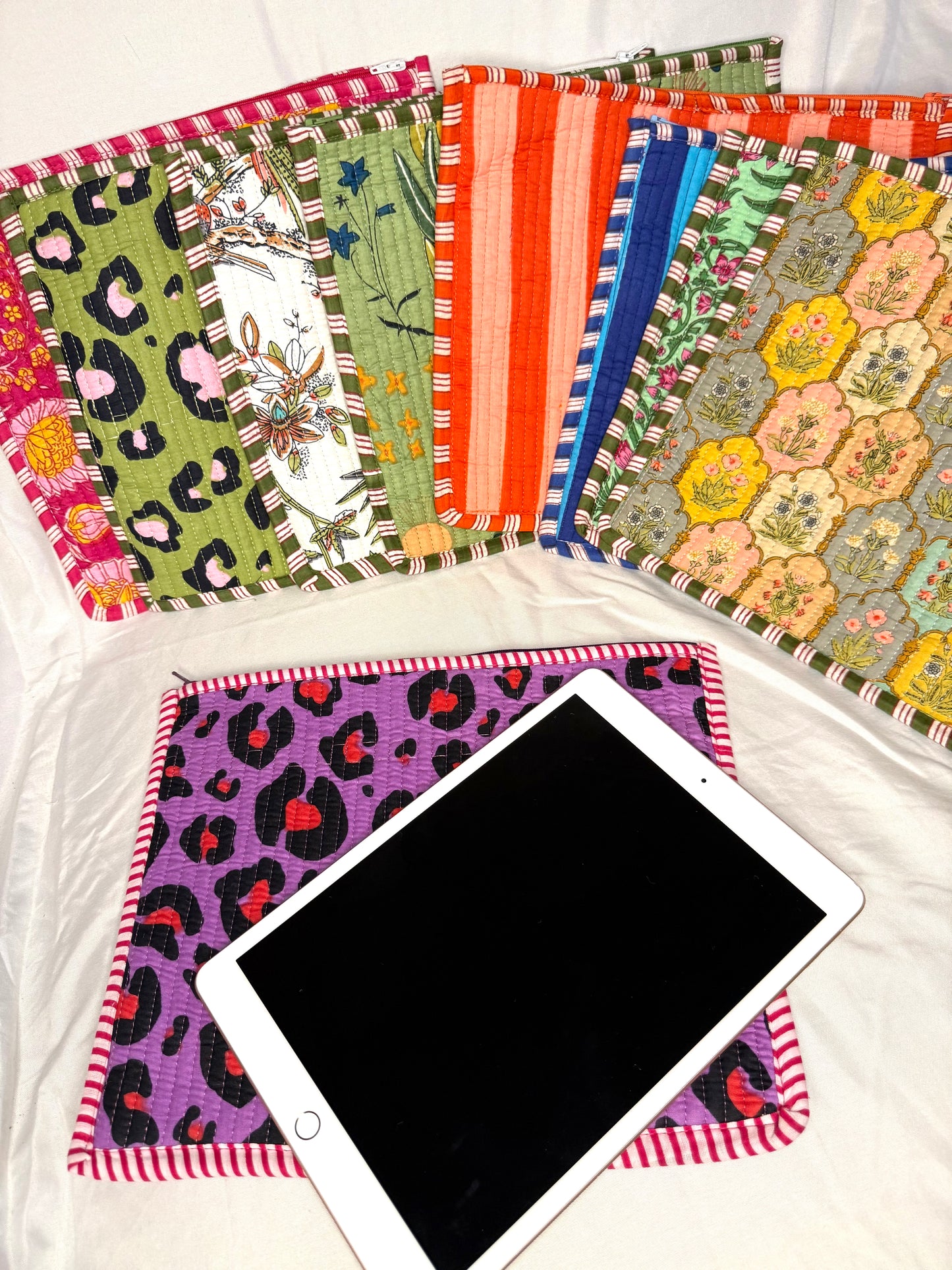 Cartuchera Protectora - iPads, libros o agendas (Variedad)