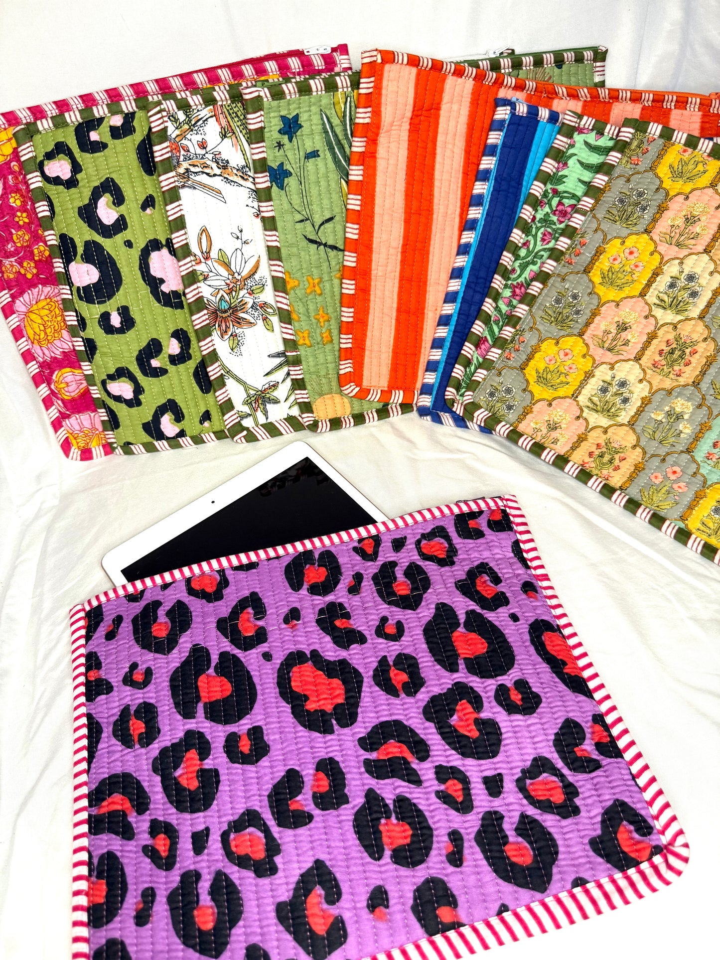 Cartuchera Protectora - iPads, libros o agendas (Variedad)