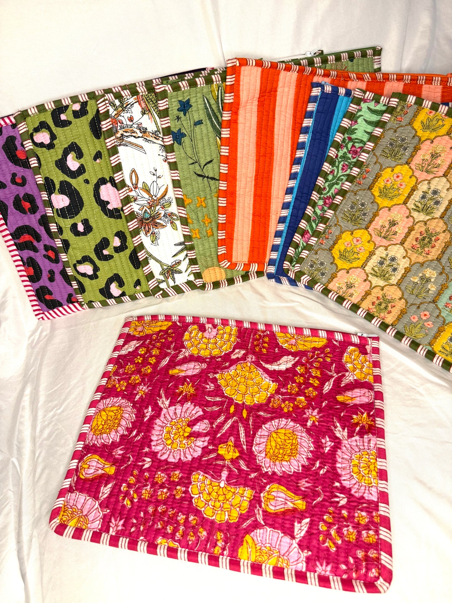 Cartuchera Protectora - iPads, libros o agendas (Variedad)