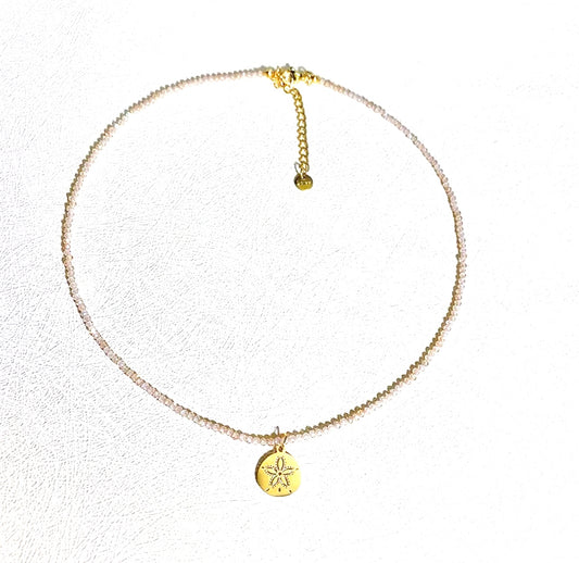 Collar con Diseño de Concha en Cuentas de Cristal