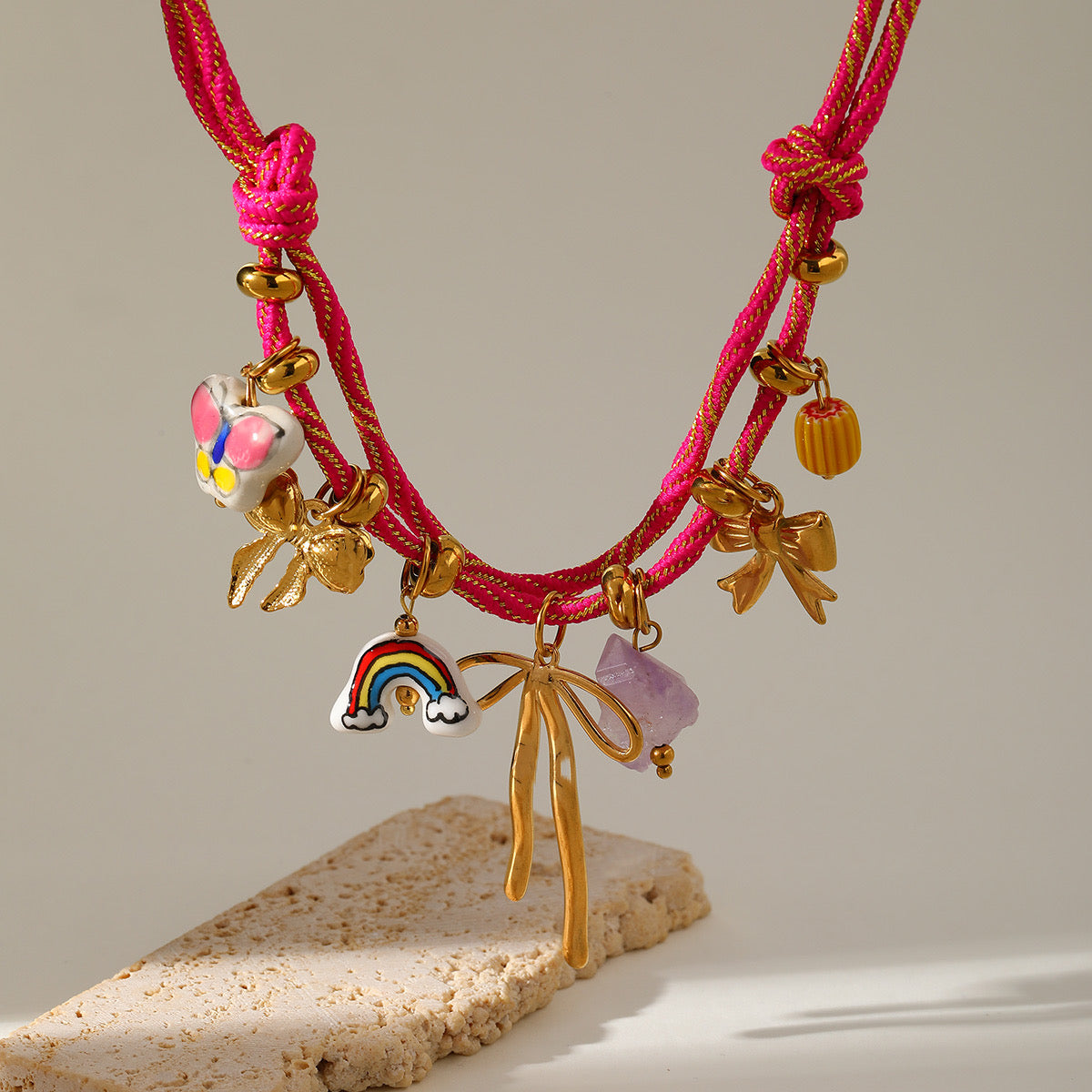 Collar con Cuentas en Vidrio de Colores