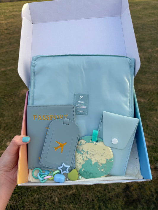 Caja Surtida con Artículos de Viaje (Azul o Rosa) - 6 Unidades