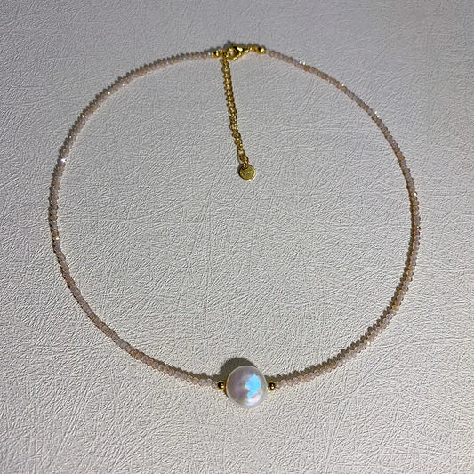 Collar con Diseño de Perla en Cuentas de Cristal